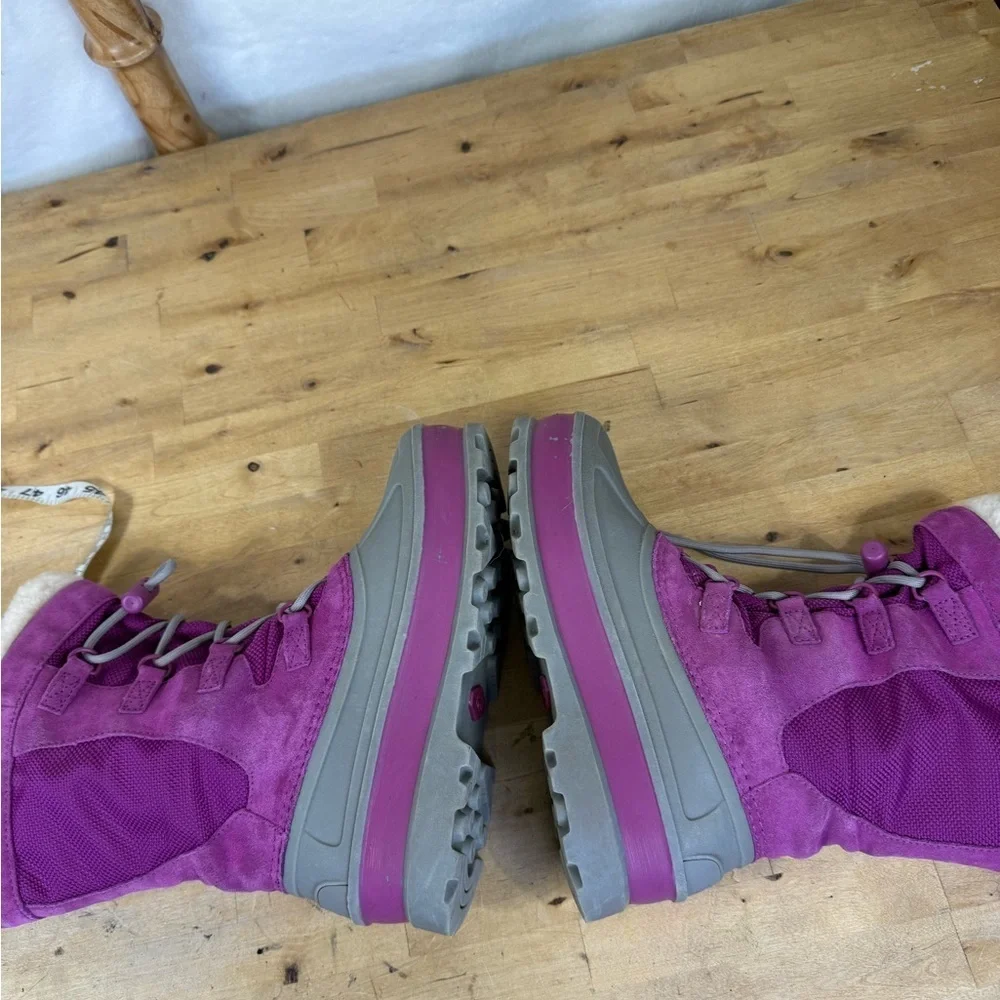 Ugg Australia Bobbey winter snow boots magenta and gray color combination size 5
